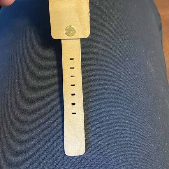 EUC Ladies Fossil Watch - Picture 7 of 8